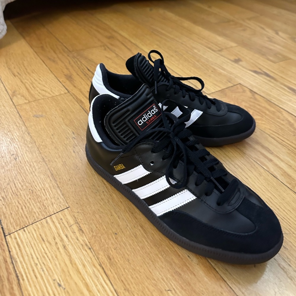 adidas: SAMBA LEATHER SHOES